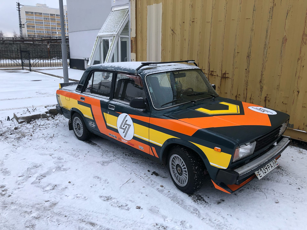 Павел Французов за три года сменил 25 автомобилей. Все они — «жигули». За что парень любит «классику» и как он ее апгрейдит