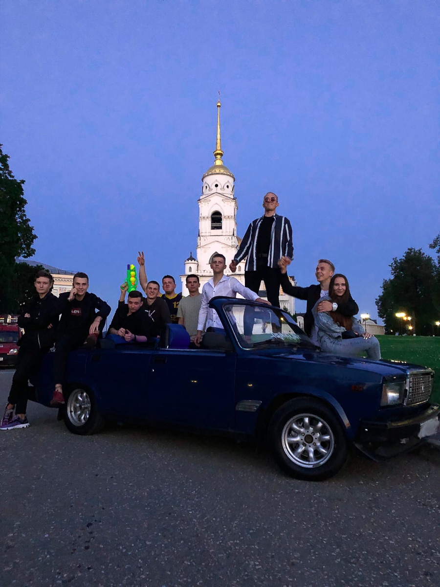 Павел Французов за три года сменил 25 автомобилей. Все они — «жигули». За что парень любит «классику» и как он ее апгрейдит