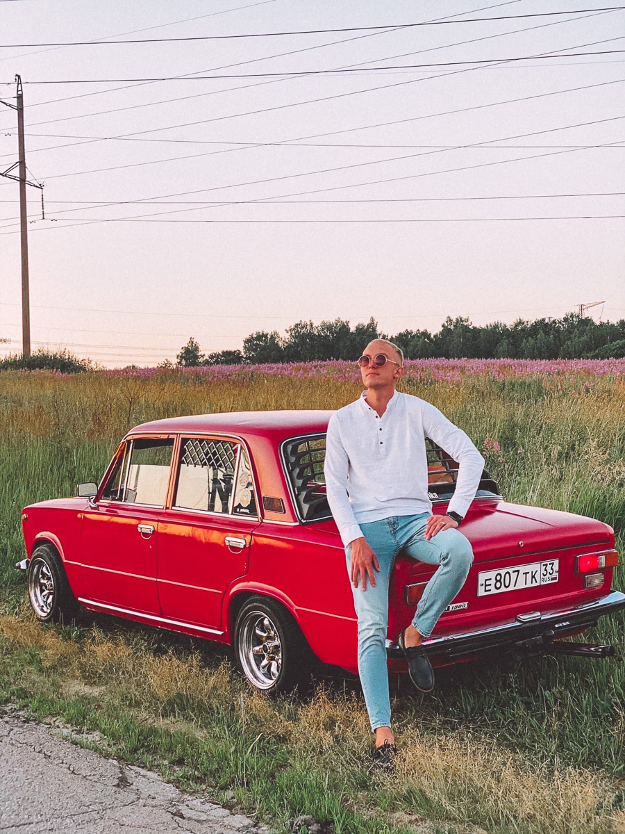 Павел Французов за три года сменил 25 автомобилей. Все они — «жигули». За что парень любит «классику» и как он ее апгрейдит