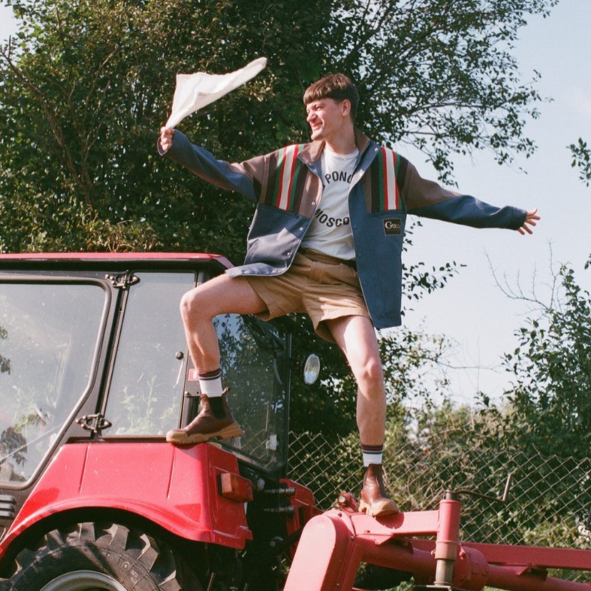 Собирая пазл из инста-сториз и фотографий, опубликованных в российском глянце, «Ключ-Медиа» добрался до цели приезда Гудкова, Шмыковой и Миногаровой в Суздаль и рассказывает, какие известные личности также посетили город-музей этим летом