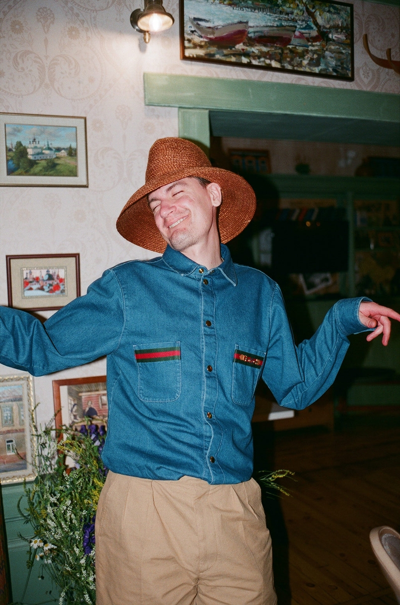 Собирая пазл из инста-сториз и фотографий, опубликованных в российском глянце, «Ключ-Медиа» добрался до цели приезда Гудкова, Шмыковой и Миногаровой в Суздаль и рассказывает, какие известные личности также посетили город-музей этим летом