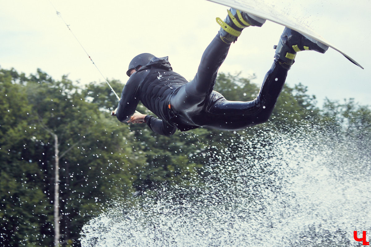 Делимся новым тусовочным городским местом, которое не даст вам впасть в осеннюю меланхолию, вызванную невозможностью отправиться в отпуск на любимые курорты за рубежом