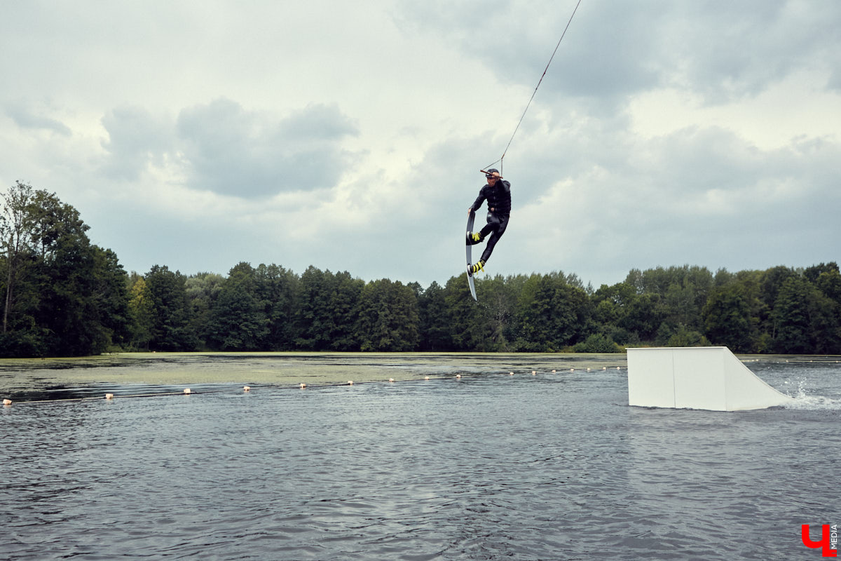 Делимся новым тусовочным городским местом, которое не даст вам впасть в осеннюю меланхолию, вызванную невозможностью отправиться в отпуск на любимые курорты за рубежом