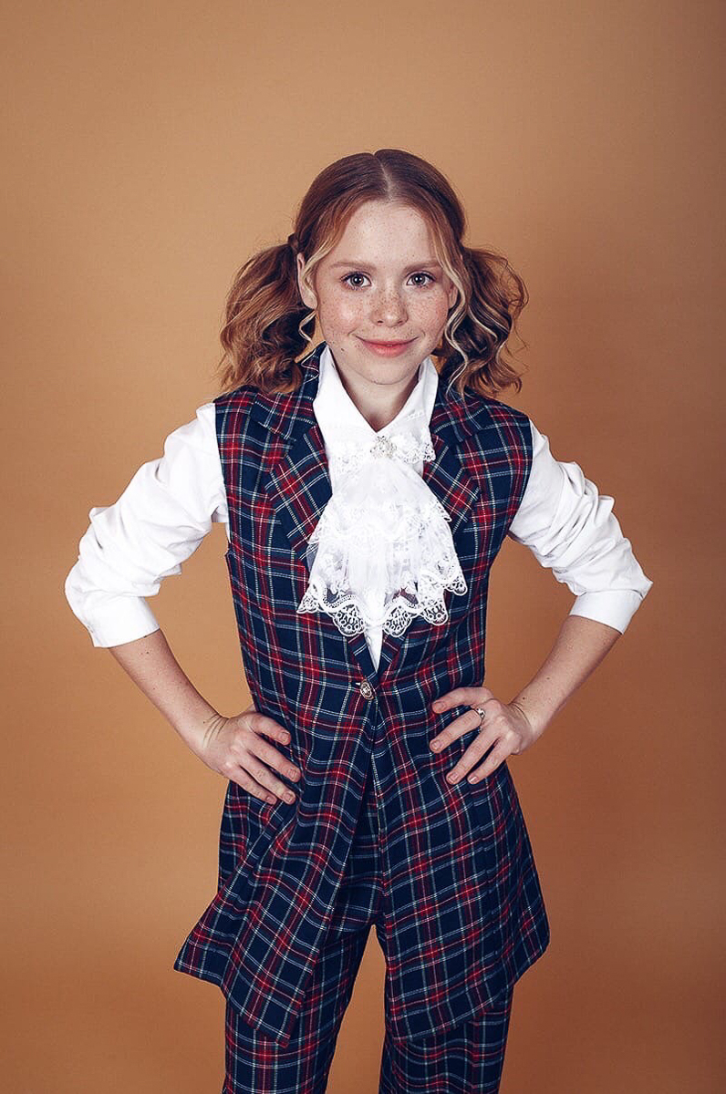 Дизайнер Наталья Рязанова рушит все шаблоны. Ее школьную форму детям хочется и нравится носить. А совсем скоро наряды талантливого мастера представят Владимирскую область на международном конкурсе Fashion bitva