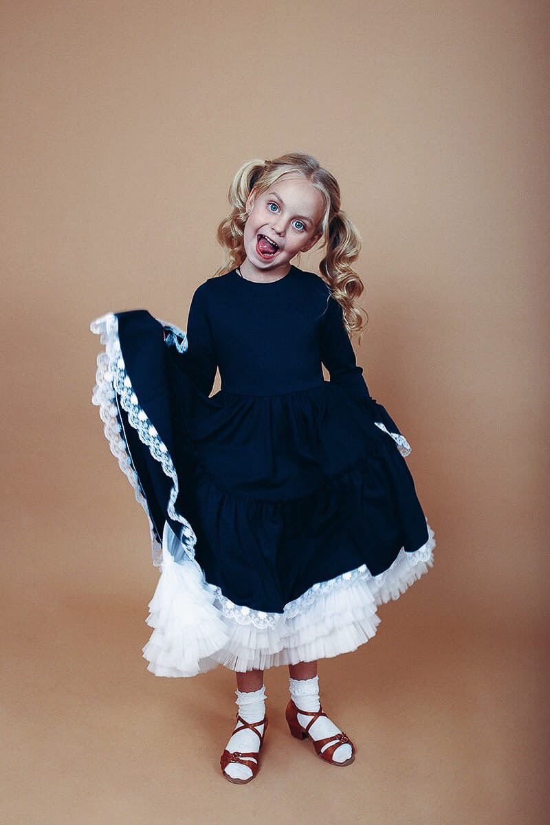 Дизайнер Наталья Рязанова рушит все шаблоны. Ее школьную форму детям хочется и нравится носить. А совсем скоро наряды талантливого мастера представят Владимирскую область на международном конкурсе Fashion bitva