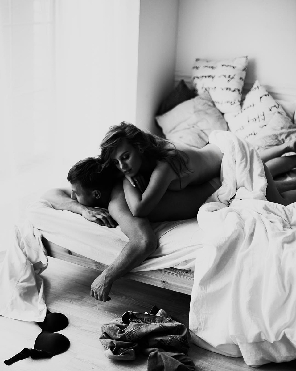 Трое фотографов, оголяющих своих моделей для чистоты эмоционального эксперимента. Разбираемся, почему нагие лавстори самые честные