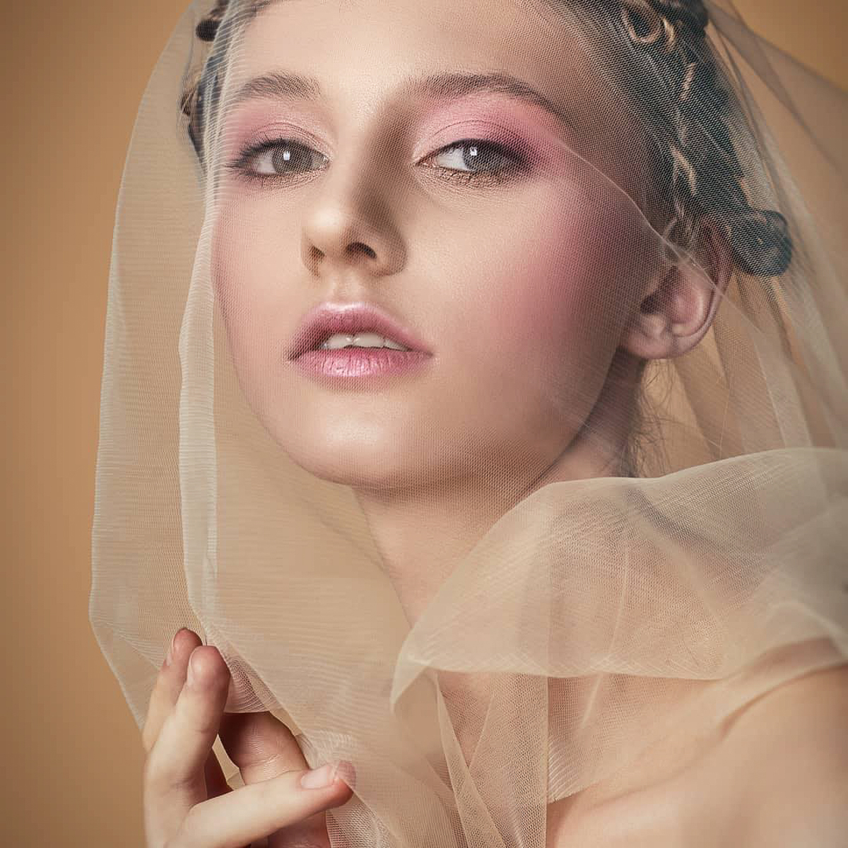 Рассказываем, как так вышло, что, глядя на свадебный образ от дизайнера Светланы Ванкиной, не только владимирские, но и нью-йоркские девушки невольно представляют день своей идеальной свадьбы