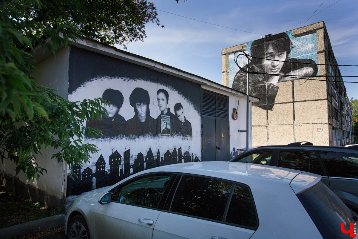 На улице Лакина появилось свежее граффити с Виктором Цоем. Этот портрет — один из самых больших в России. Мы узнали, благодаря кому он появился