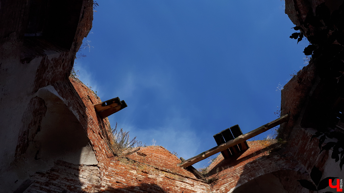 Экспедиция выходного дня в Карельскую Слободку и история двух заброшенных церквей