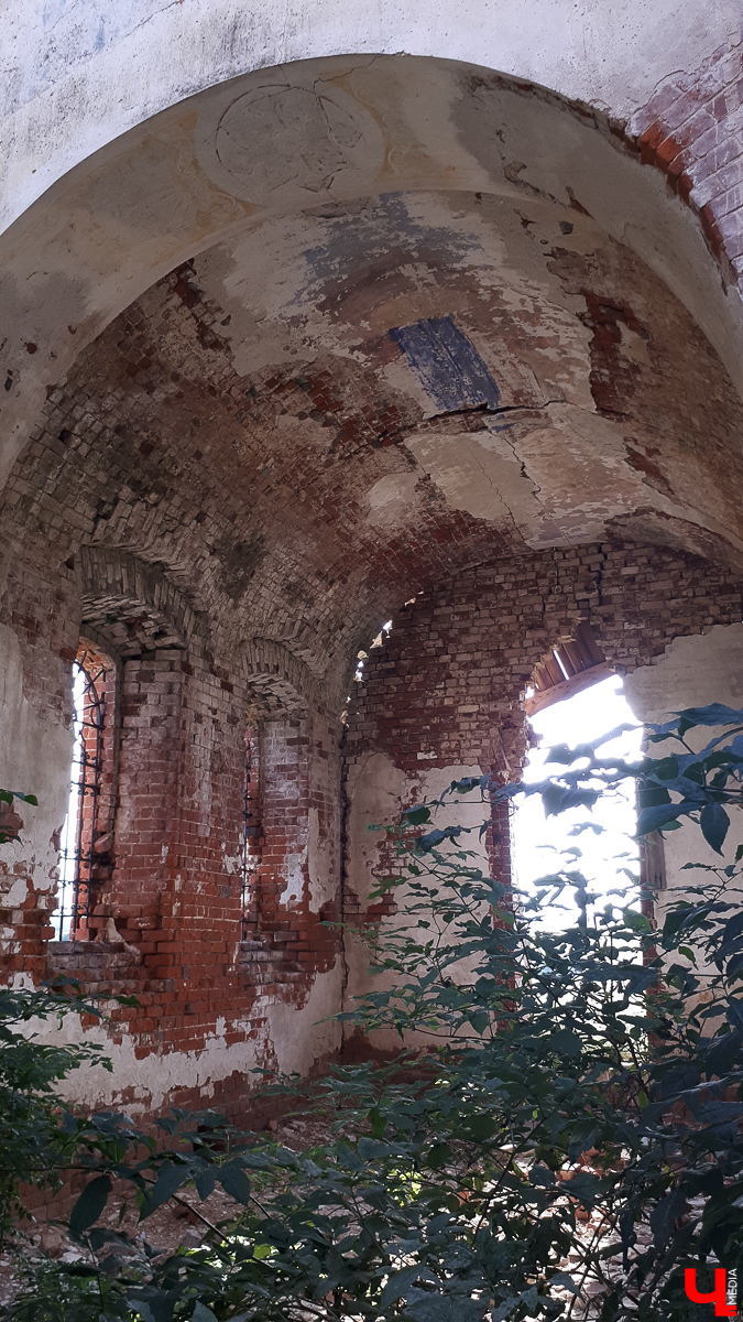 Экспедиция выходного дня в Карельскую Слободку и история двух заброшенных церквей