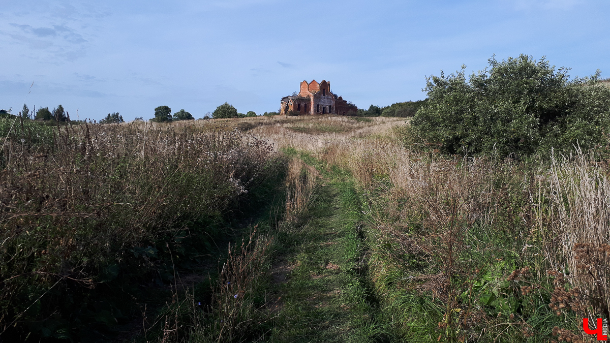 Экспедиция выходного дня в Карельскую Слободку и история двух заброшенных церквей