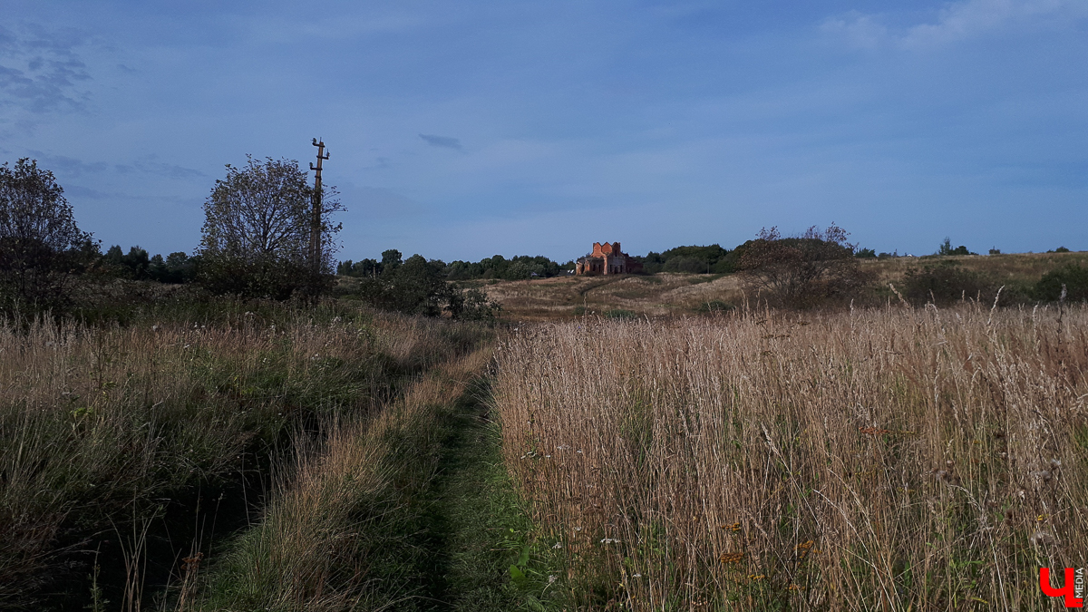 Экспедиция выходного дня в Карельскую Слободку и история двух заброшенных церквей