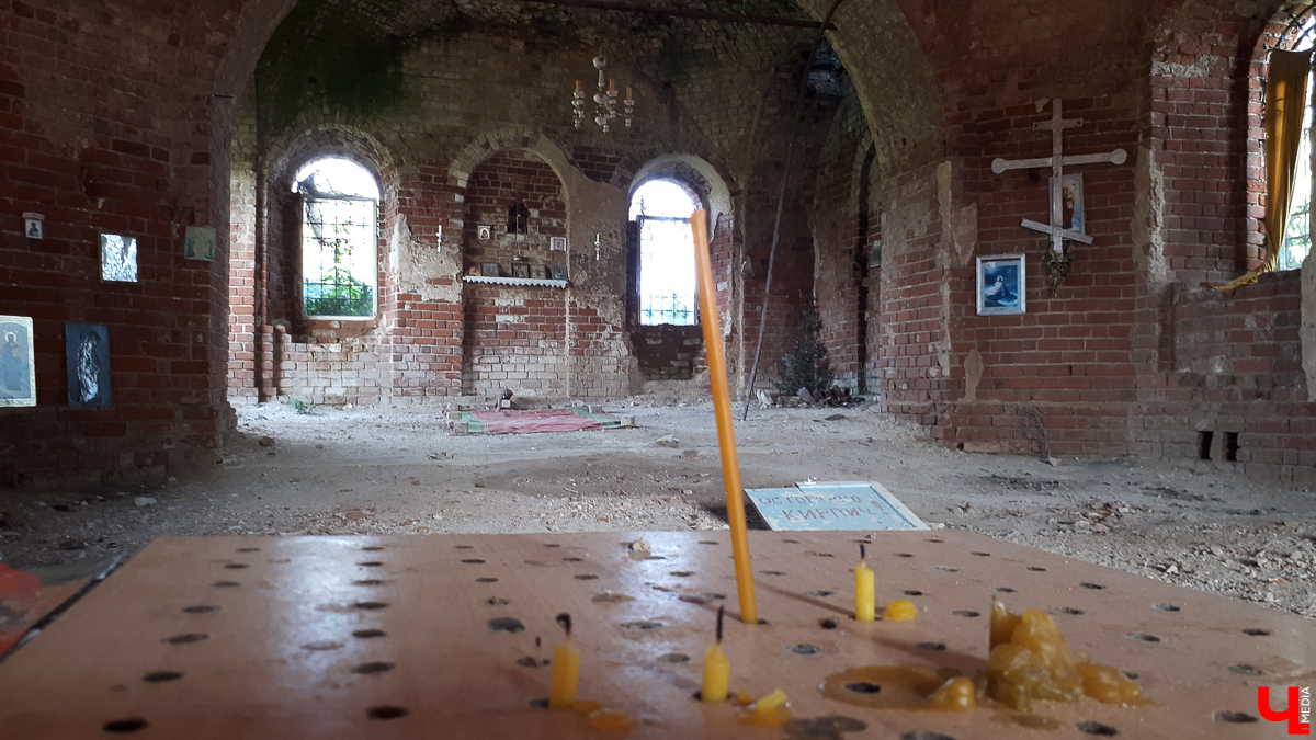 Экспедиция выходного дня в Карельскую Слободку и история двух заброшенных церквей