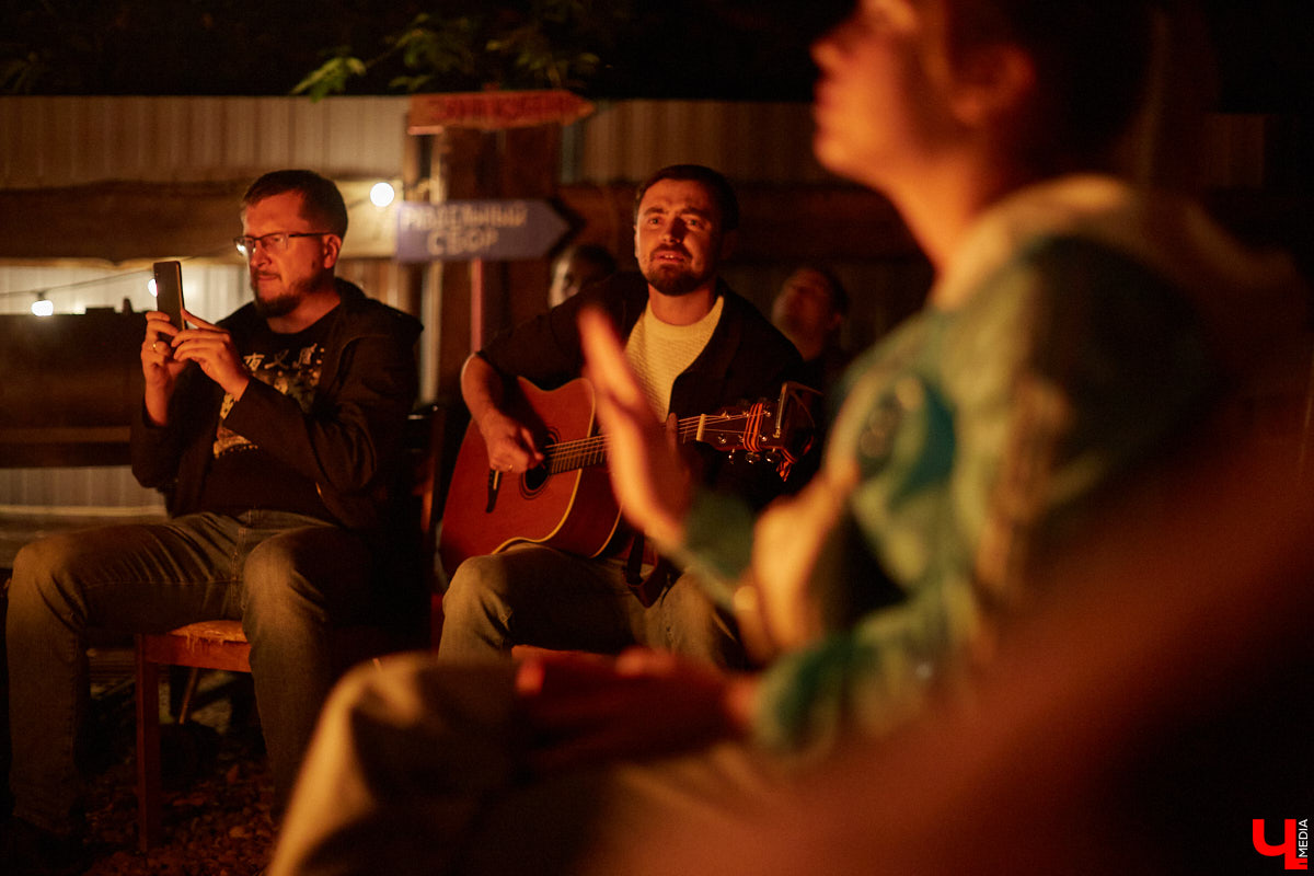 Во Владимире прошел вечер памяти Виктора Цоя, организаторы которого получили личное разрешение Кирилла Серебренникова на показ фильма «Лето»
