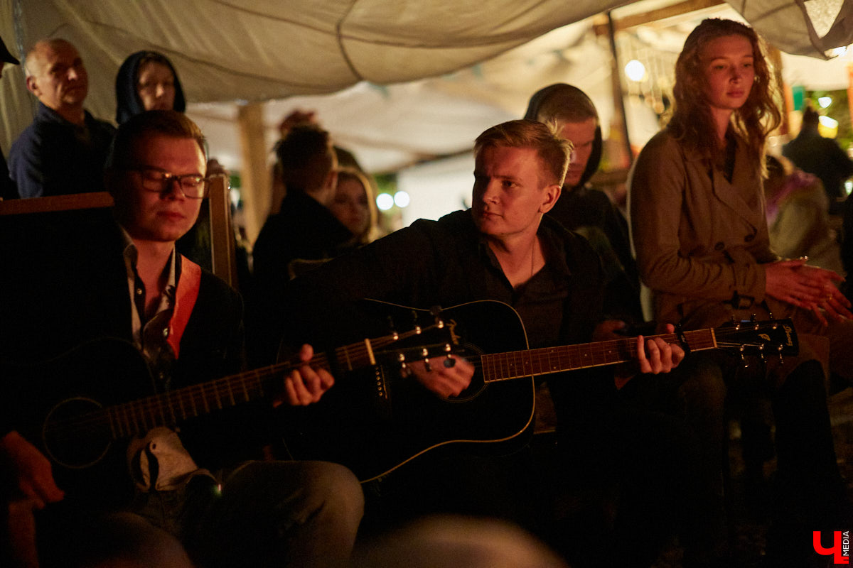 Во Владимире прошел вечер памяти Виктора Цоя, организаторы которого получили личное разрешение Кирилла Серебренникова на показ фильма «Лето»