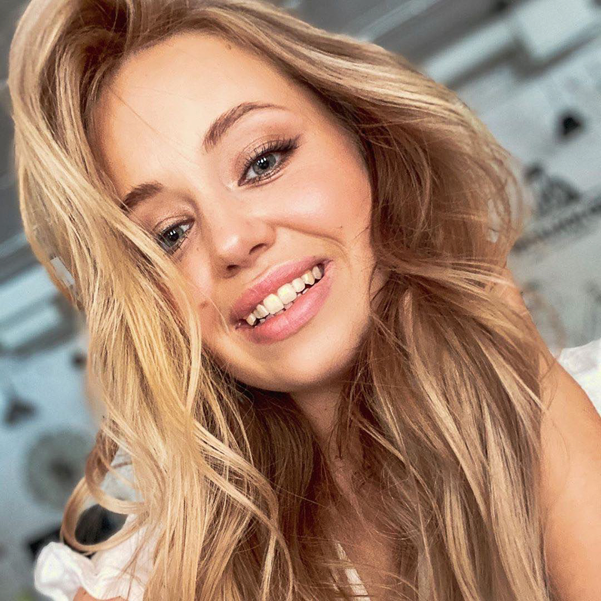 Спросили у владимирцев - мам, пап, молодых людей - поддерживают ли они идею сексуального просвещения в рамках образовательной программы