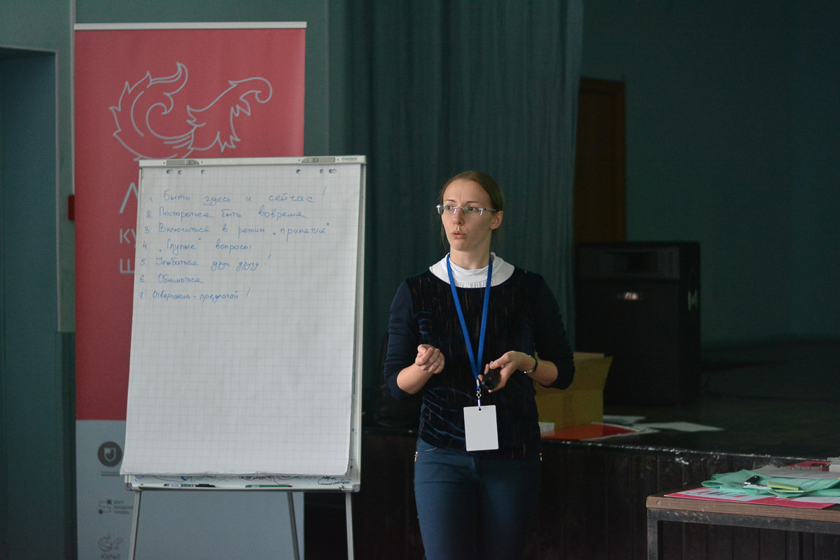 Красивые резные наличники уходят, уступая место простоте, комфорту и стеклопакету. Проект #О_кошки именно про это — про культурный облик провинциального города и его историческое очарование, которое он незаметно теряет с каждым днем