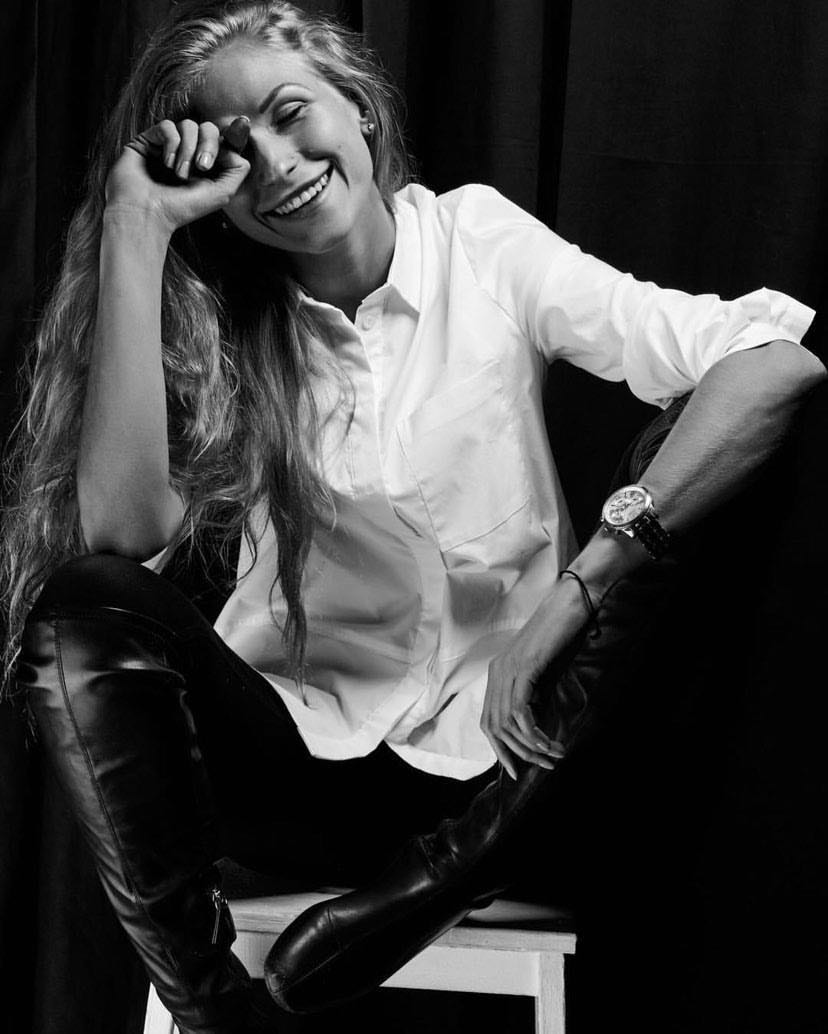 Как выглядеть стильно, не гонясь за трендами? Рассказывает дизайнер Александра Бакка