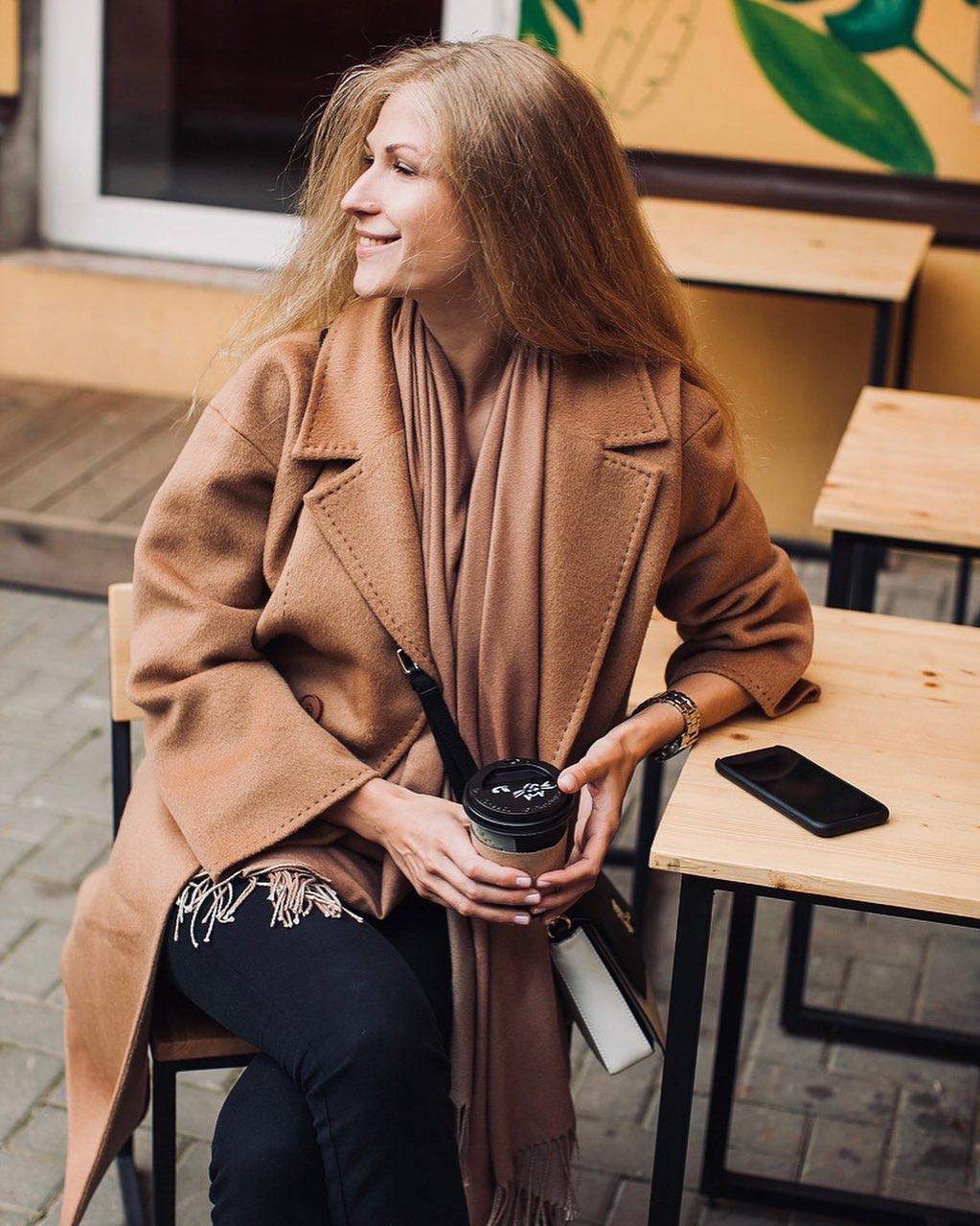 Как выглядеть стильно, не гонясь за трендами? Рассказывает дизайнер Александра Бакка