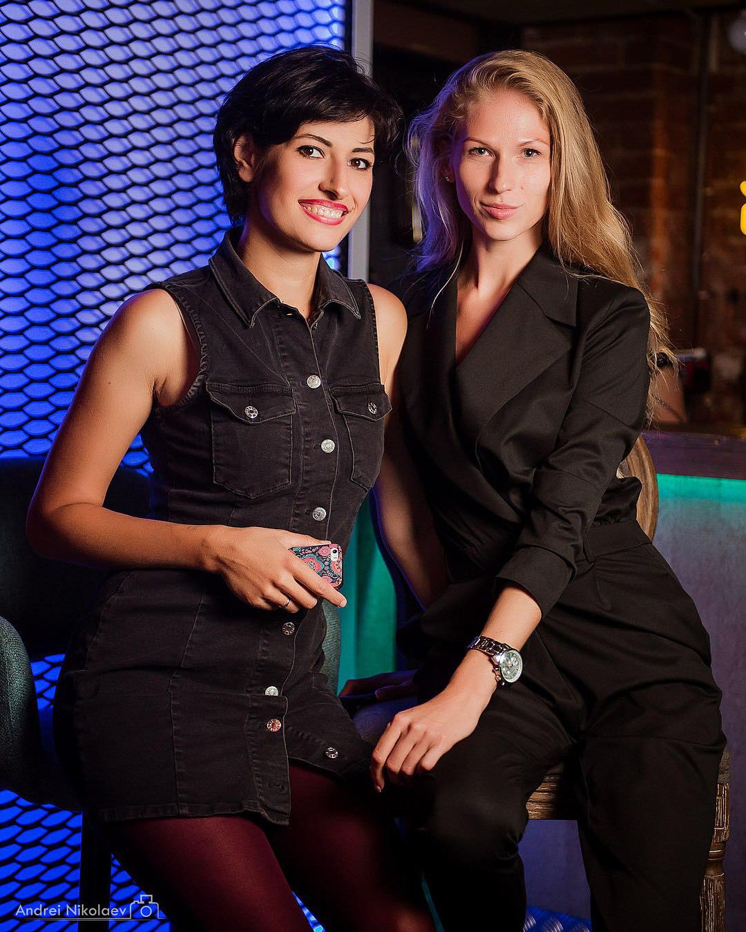 Как выглядеть стильно, не гонясь за трендами? Рассказывает дизайнер Александра Бакка