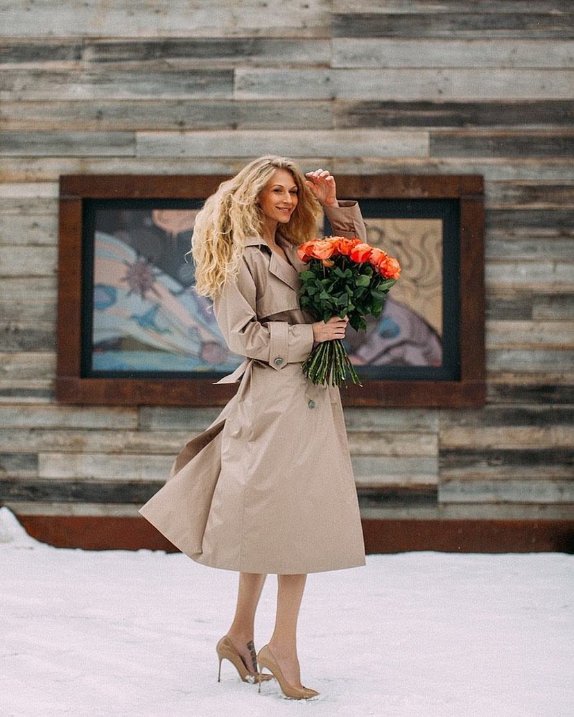 Как выглядеть стильно, не гонясь за трендами? Рассказывает дизайнер Александра Бакка