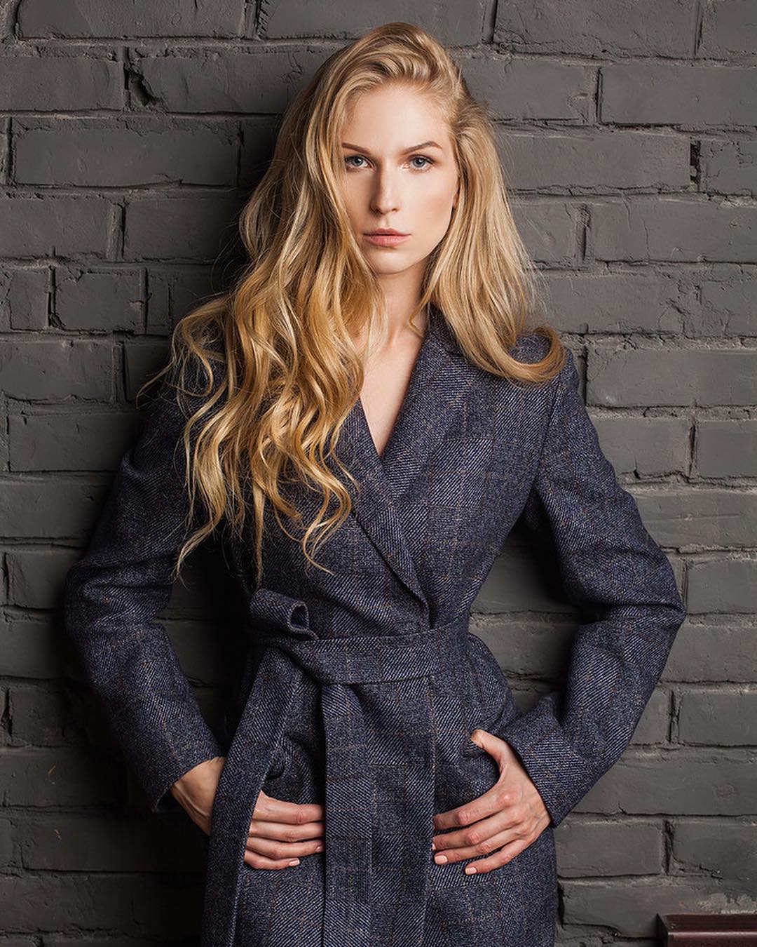 Как выглядеть стильно, не гонясь за трендами? Рассказывает дизайнер Александра Бакка