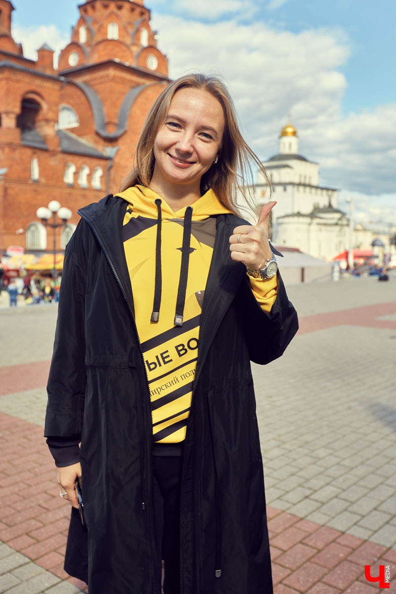 В минувшую субботу центр Владимира превратился в единый механизм, состоящий из тысячи бегущих людей — участников полумарафона «Золотые ворота»