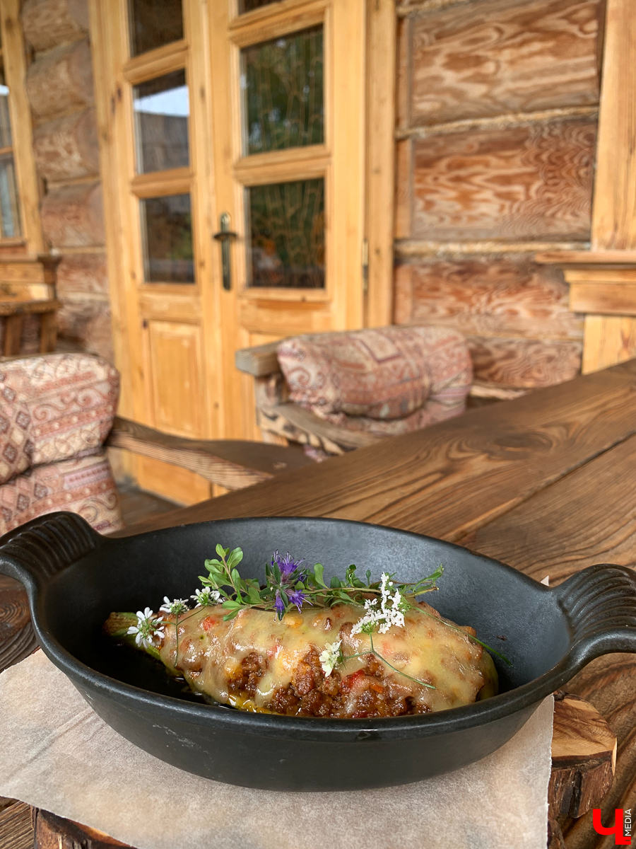 Собрали урожай и не знаете, что бы такого сделать с десятками килограммов кабачков, баклажанов, яблок и тыквы? Мы обратились за кулинарными советами к шеф-повару Ивану Бородину