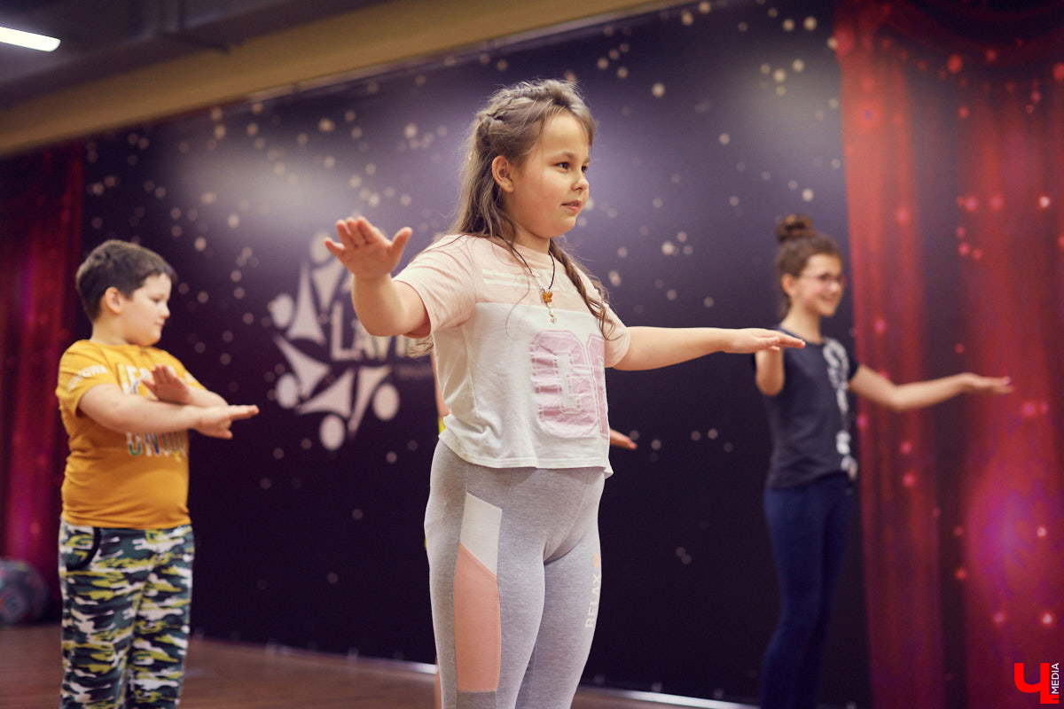 Танцы на высоких каблуках и для похудения, растяжка и выступления для k-pop фестивалей. Владимирцы осваивают новые направления и становятся в них профессионалами