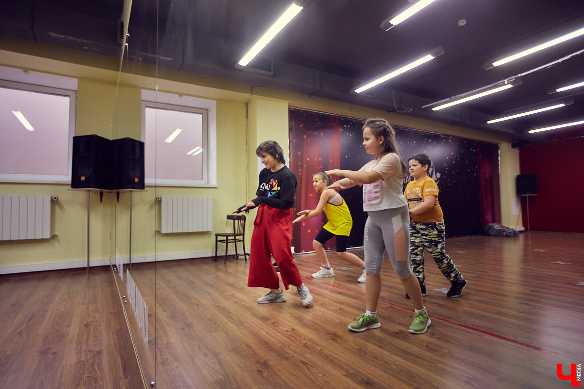 Танцы на высоких каблуках и для похудения, растяжка и выступления для k-pop фестивалей. Владимирцы осваивают новые направления и становятся в них профессионалами