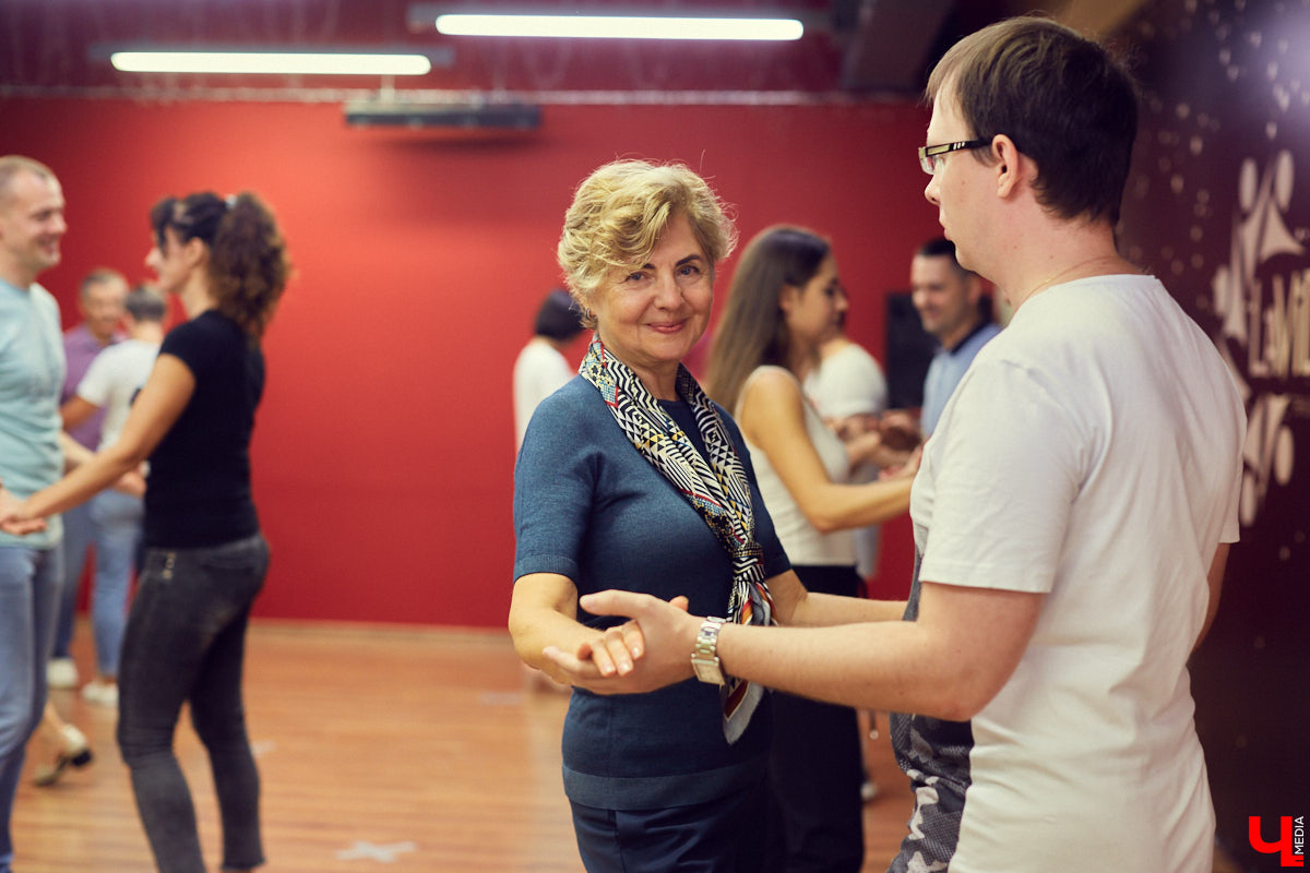 Танцы на высоких каблуках и для похудения, растяжка и выступления для k-pop фестивалей. Владимирцы осваивают новые направления и становятся в них профессионалами