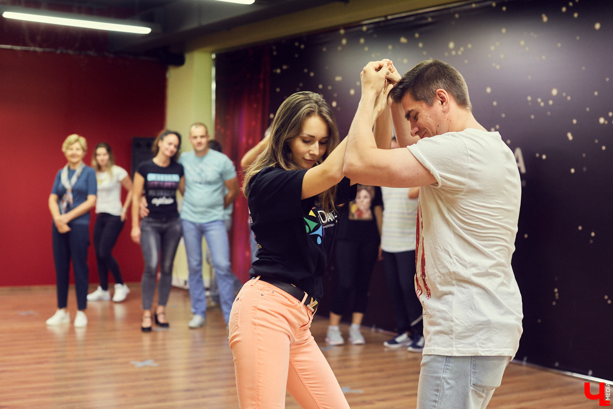 Танцы на высоких каблуках и для похудения, растяжка и выступления для k-pop фестивалей. Владимирцы осваивают новые направления и становятся в них профессионалами