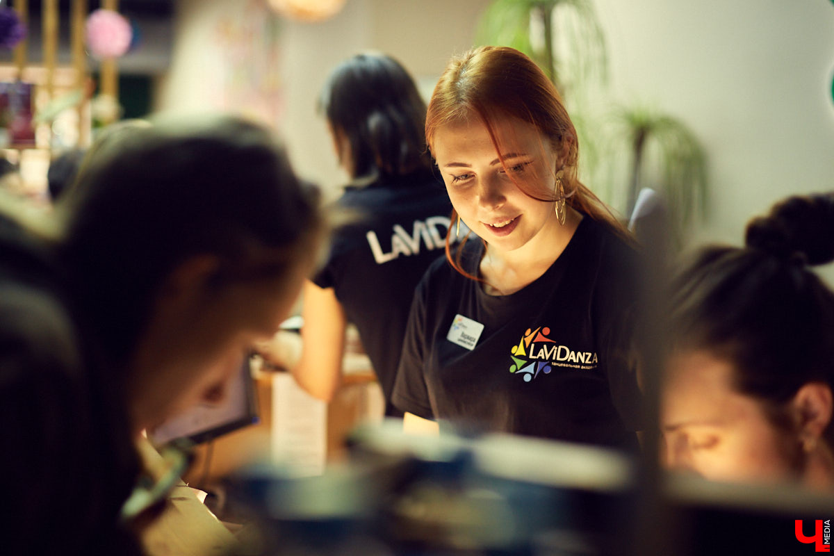 Танцы на высоких каблуках и для похудения, растяжка и выступления для k-pop фестивалей. Владимирцы осваивают новые направления и становятся в них профессионалами