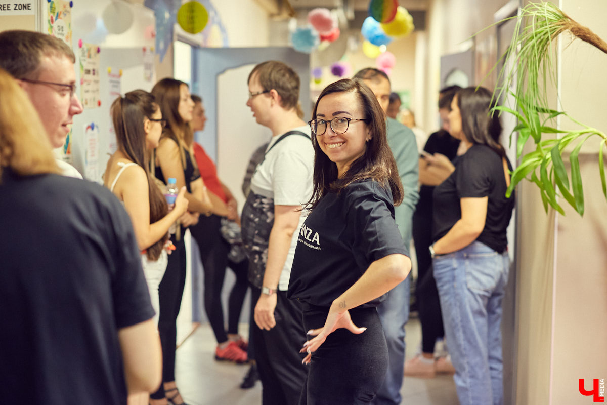 Танцы на высоких каблуках и для похудения, растяжка и выступления для k-pop фестивалей. Владимирцы осваивают новые направления и становятся в них профессионалами