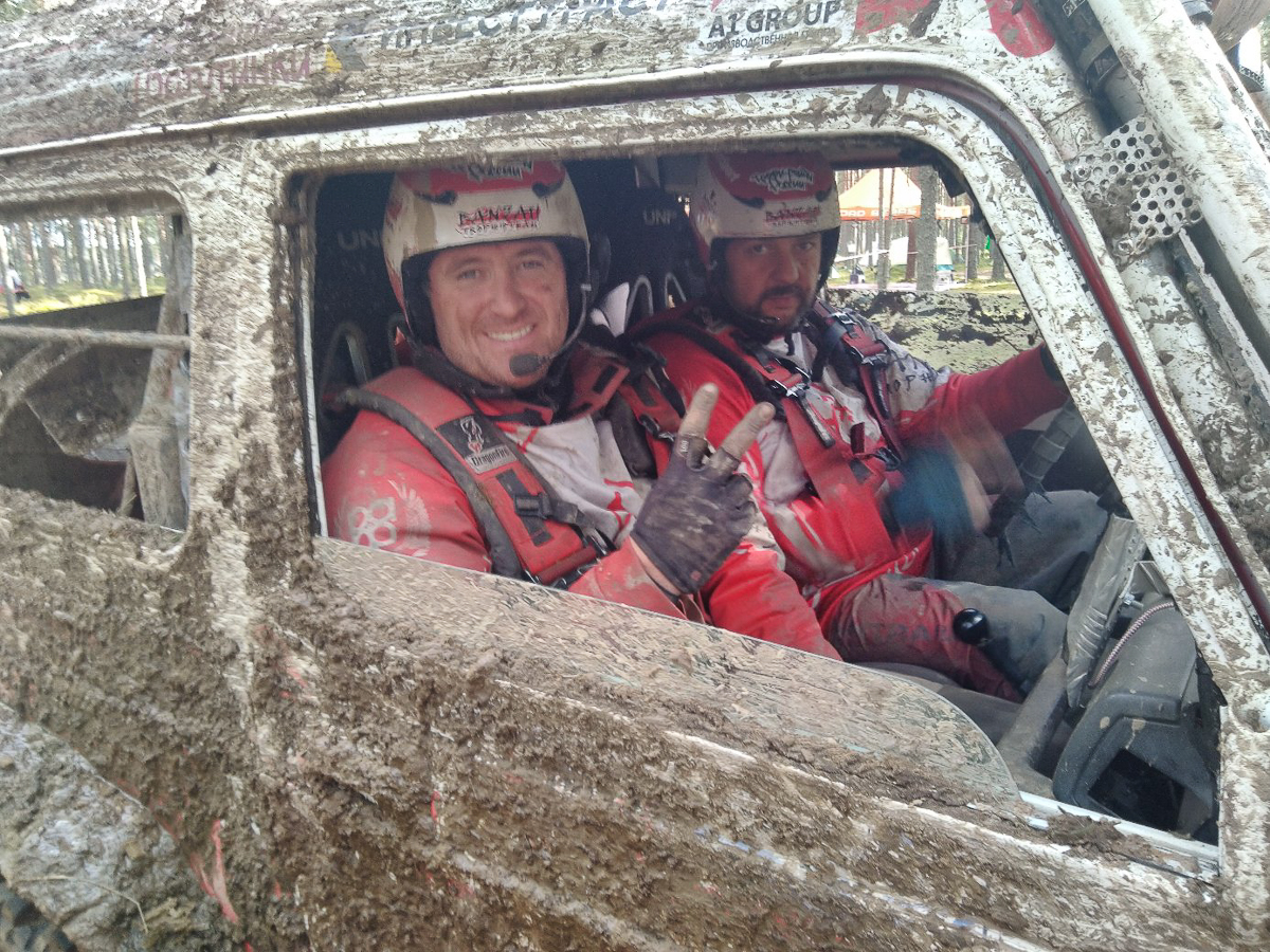 Владимир Синельщиков и Владимир Кострикин из команды Banzai! Trophy Team несколько дней покоряли непролазные болота и в итоге заняли призовое место