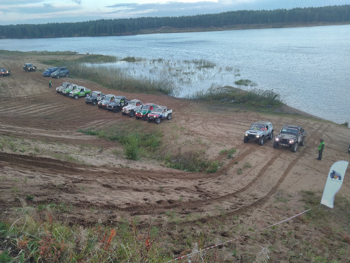 Владимир Синельщиков и Владимир Кострикин из команды Banzai! Trophy Team несколько дней покоряли непролазные болота и в итоге заняли призовое место