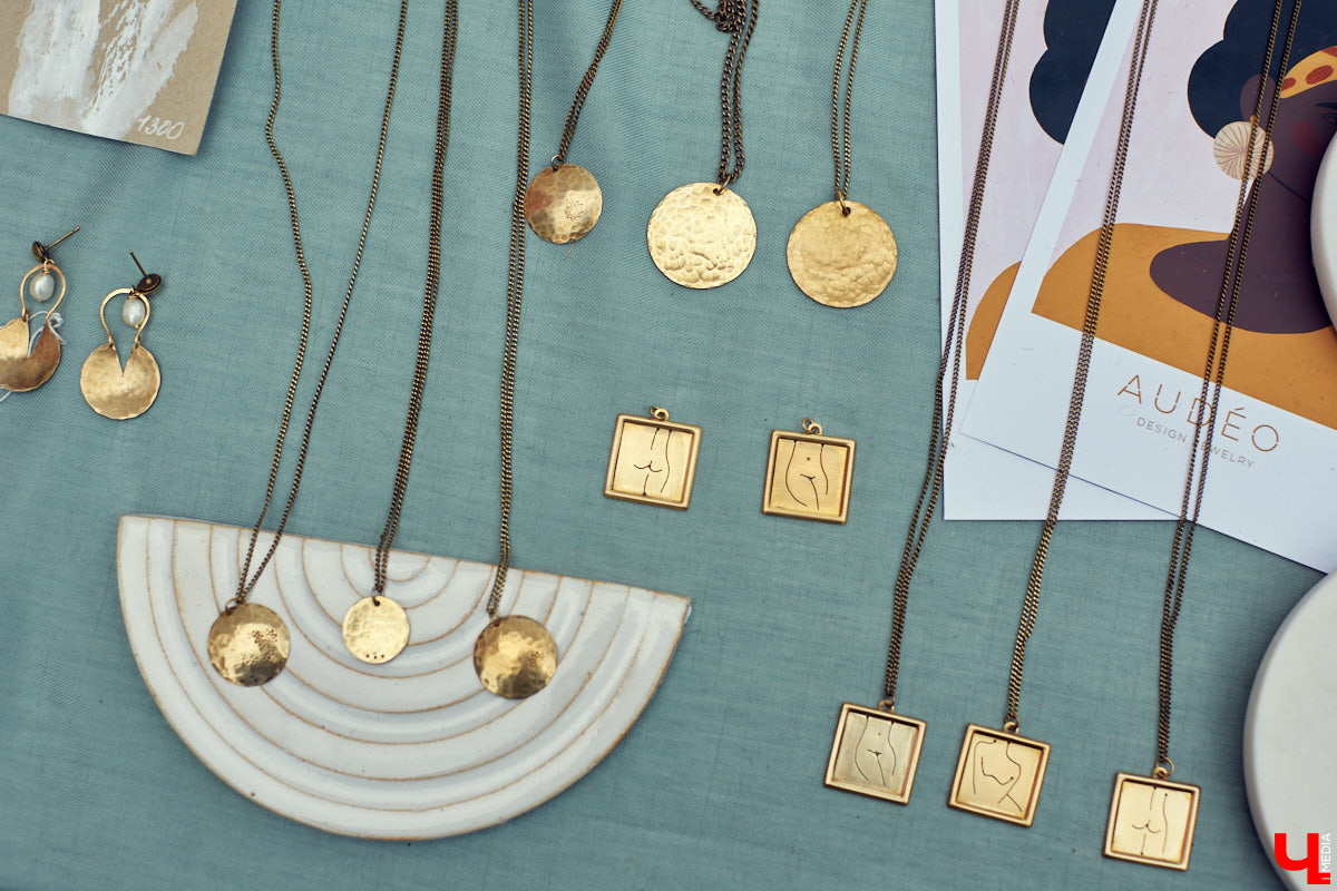 Букеты из сухоцветов, керамическая посуда, шарфы и свитера из собачьей шерсти. На «Осеннем маркете» было по-весеннему тепло и уютно