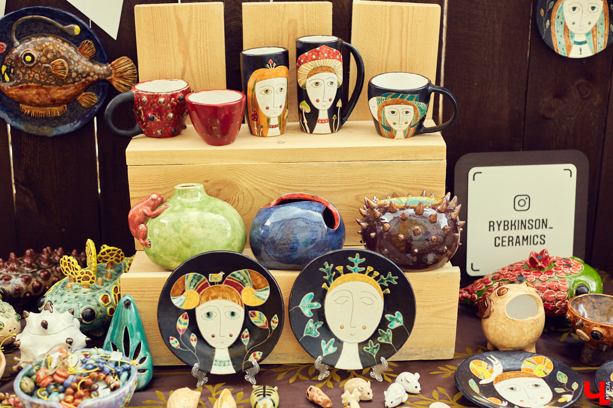 Букеты из сухоцветов, керамическая посуда, шарфы и свитера из собачьей шерсти. На «Осеннем маркете» было по-весеннему тепло и уютно