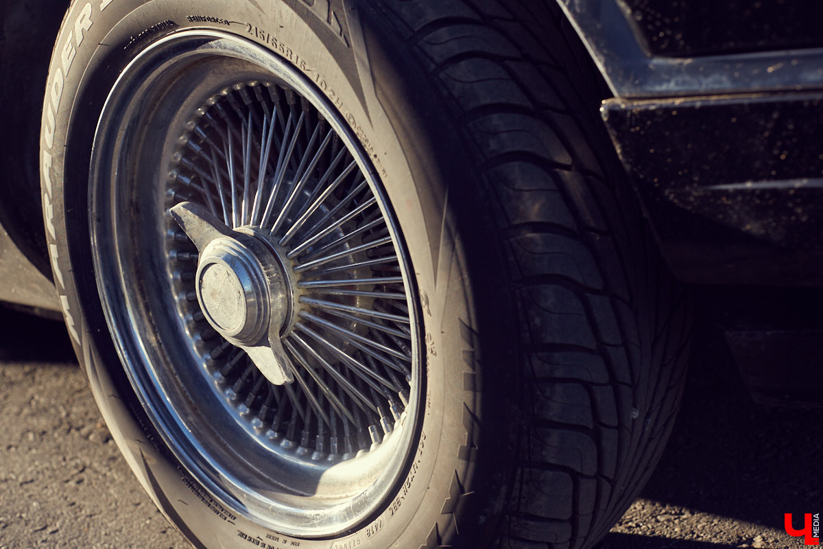 Владимирский кастомайзер Андрей «Клим» Карпов продемонстрировал нам свой 30-летний Lincoln Town Car и впустил в мастерскую, где уже вовсю кипит работа над настоящим чудовищем!