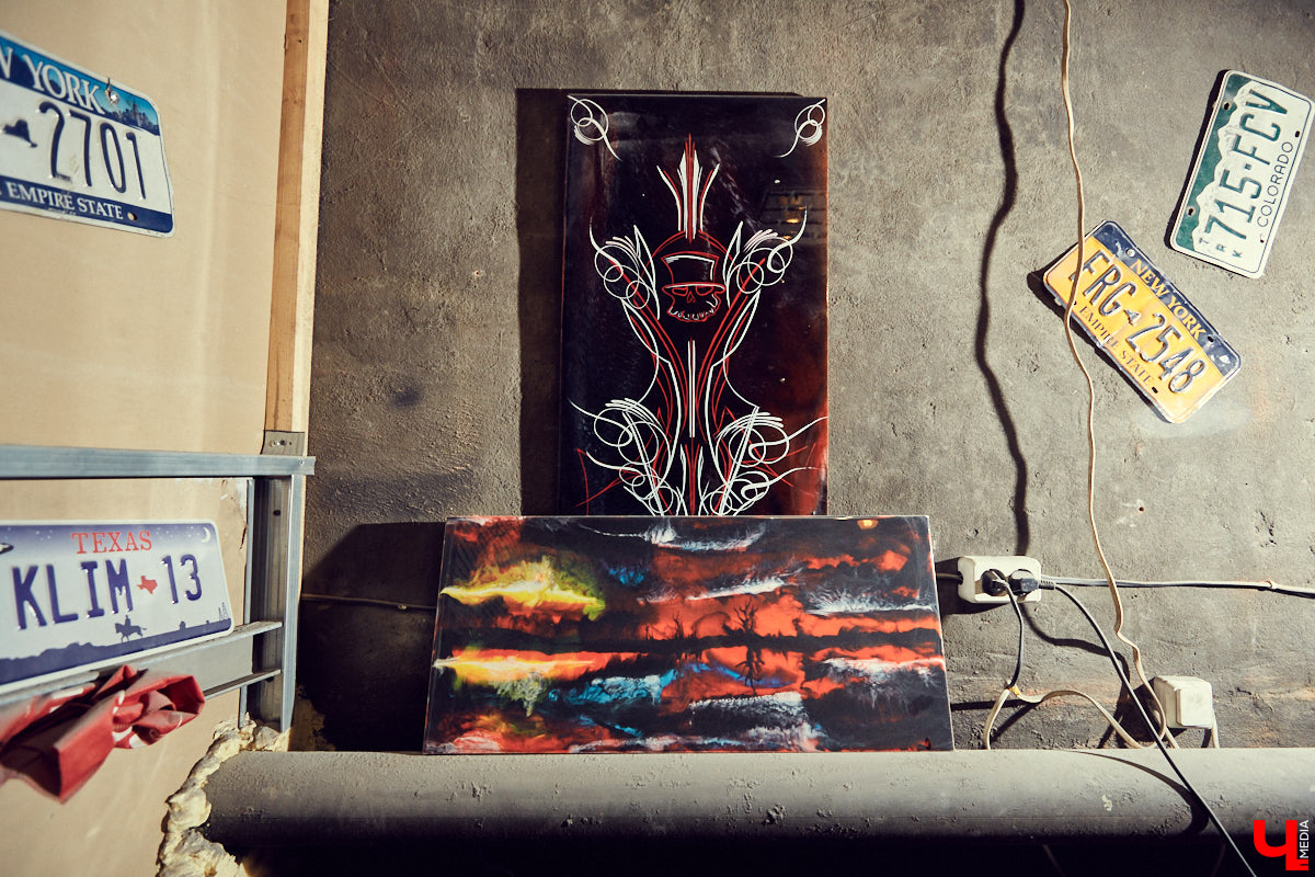 Владимирский кастомайзер Андрей «Клим» Карпов продемонстрировал нам свой 30-летний Lincoln Town Car и впустил в мастерскую, где уже вовсю кипит работа над настоящим чудовищем!