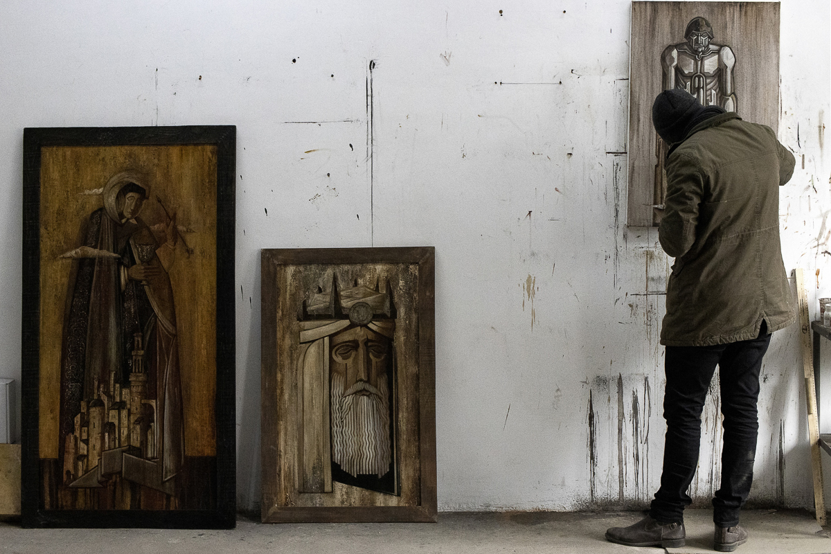 Работы Кирилла Ведерникова на стенах российских и заграничных домов. Знакомимся со стрит-арт художником и узнаем, когда его творчество расползется и по владимирским зданиям