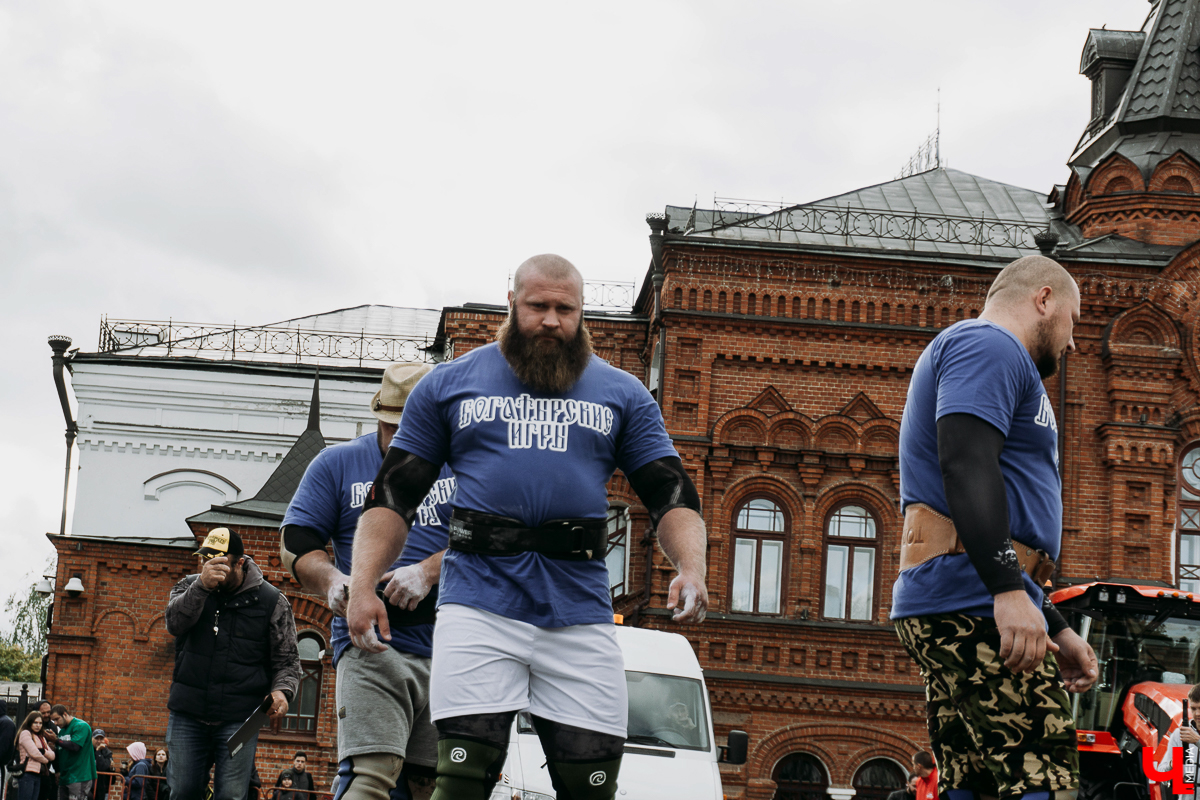 Владимир славится своими богатырями. Рассказываем про самые интересные забавы спортсменов, за которыми наблюдал весь город