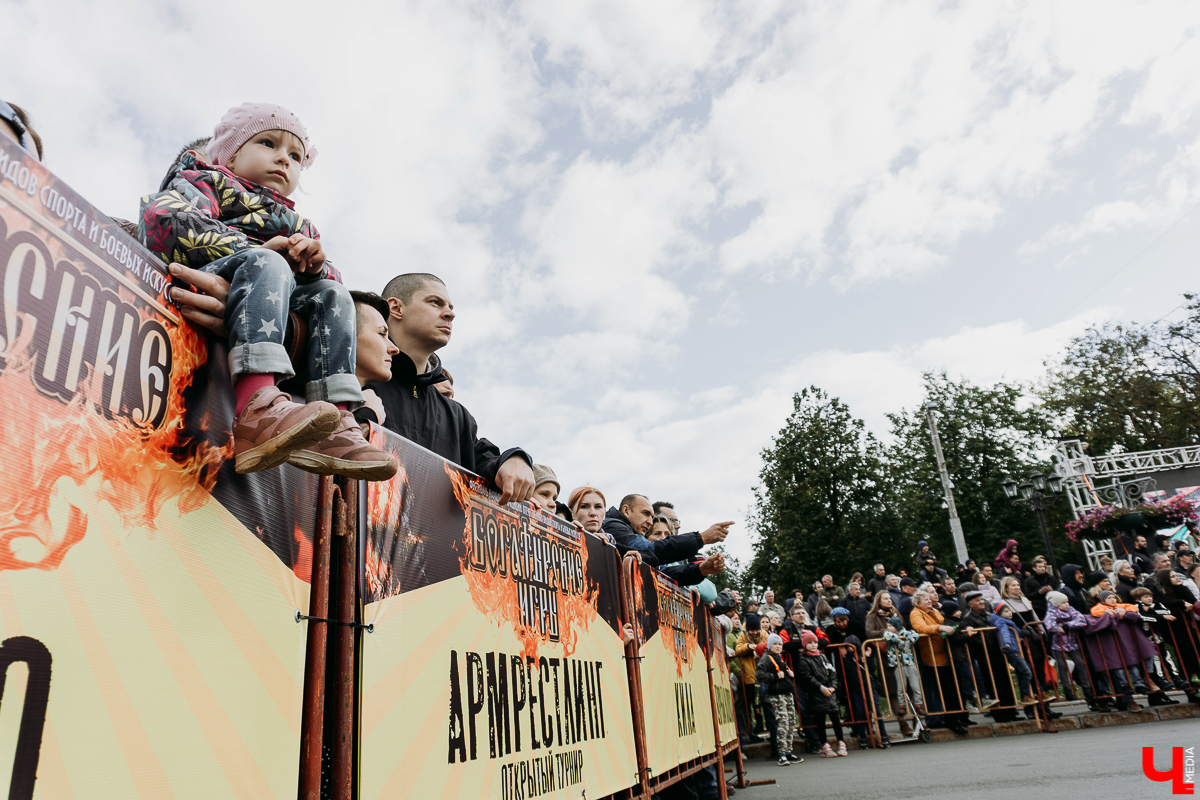 Владимир славится своими богатырями. Рассказываем про самые интересные забавы спортсменов, за которыми наблюдал весь город