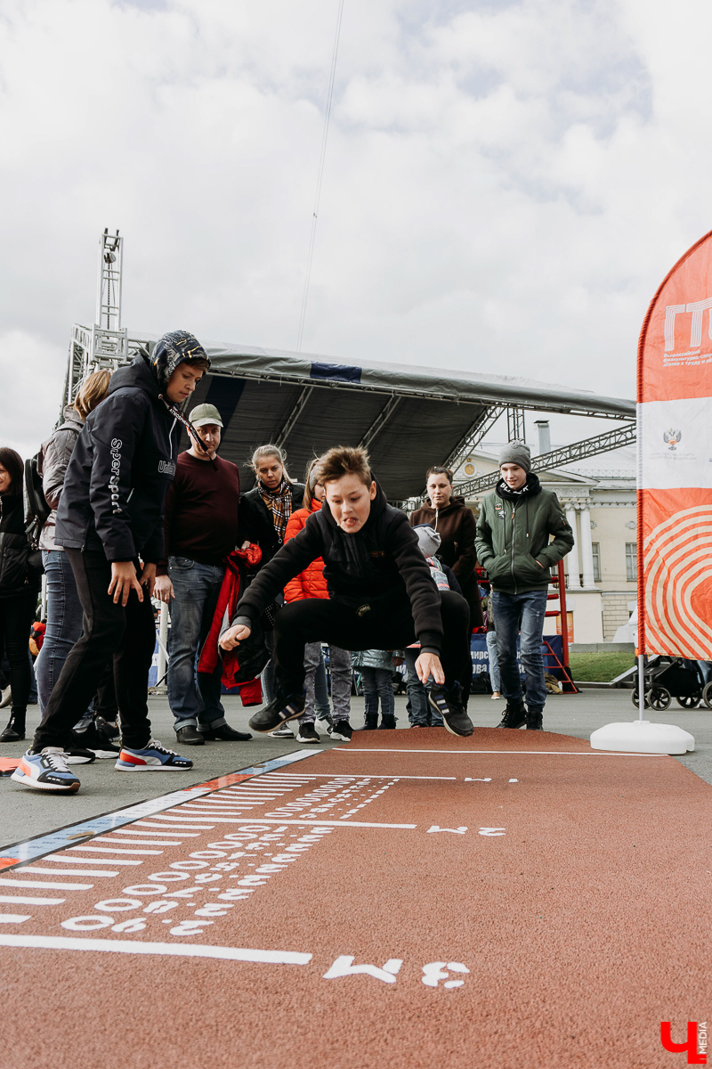Владимир славится своими богатырями. Рассказываем про самые интересные забавы спортсменов, за которыми наблюдал весь город