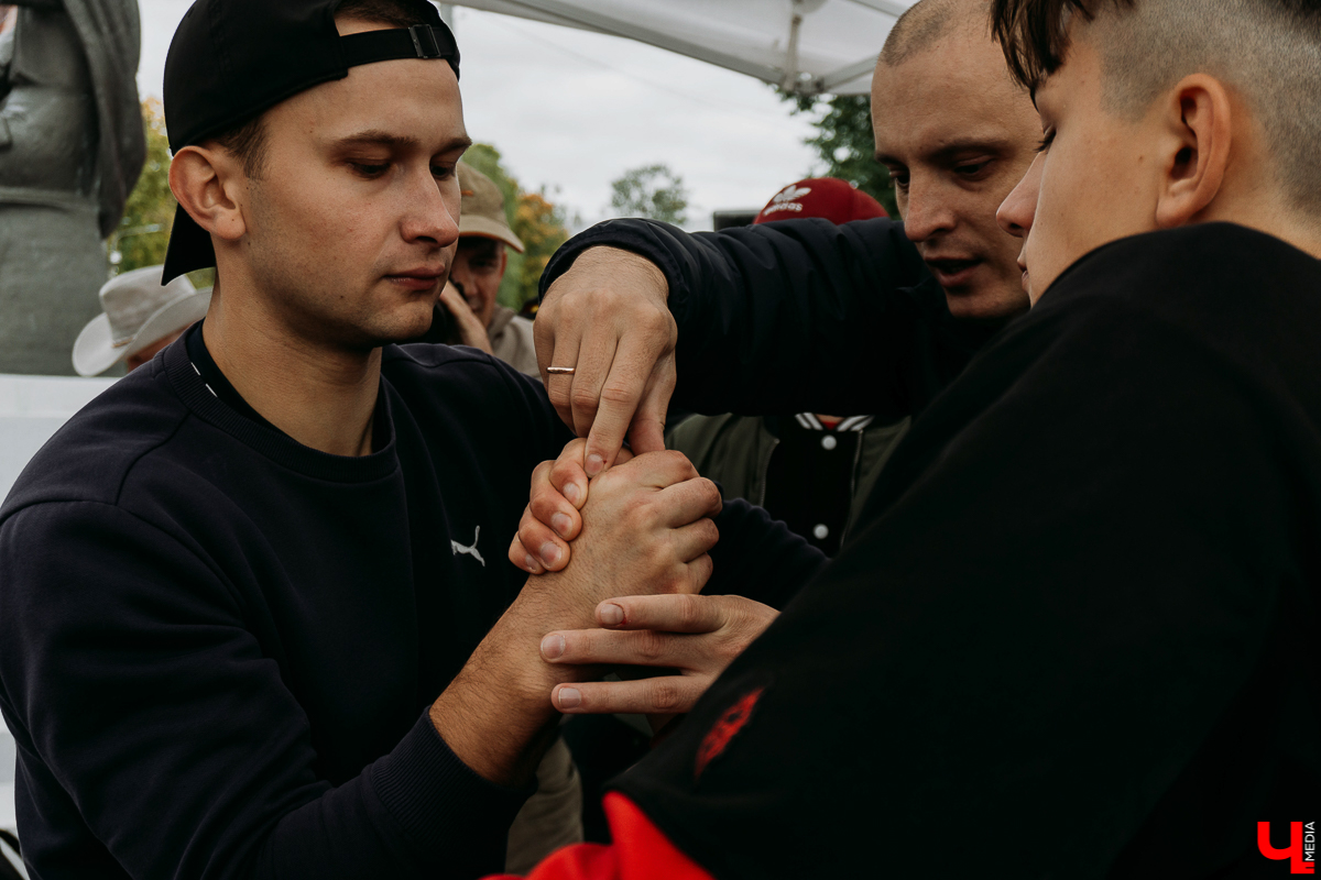 Владимир славится своими богатырями. Рассказываем про самые интересные забавы спортсменов, за которыми наблюдал весь город