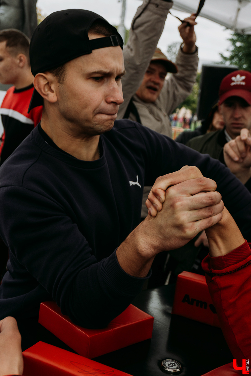 Владимир славится своими богатырями. Рассказываем про самые интересные забавы спортсменов, за которыми наблюдал весь город