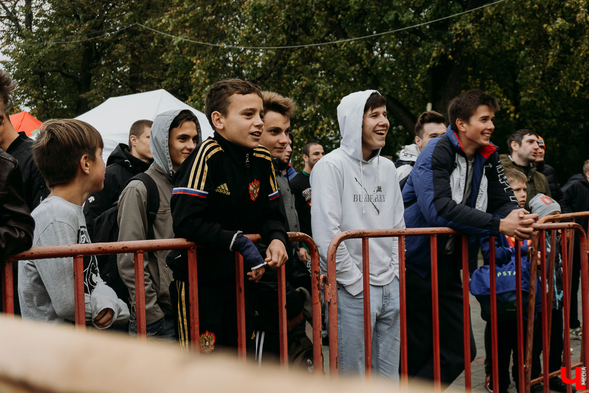 Владимир славится своими богатырями. Рассказываем про самые интересные забавы спортсменов, за которыми наблюдал весь город