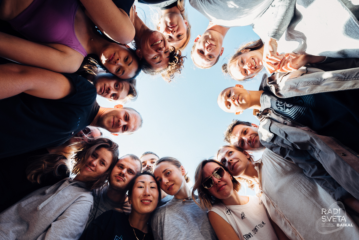 Актер Александр Аладышев вернулся с острова Ольхон с новыми театральными идеями для города. Рассказываем о вдохновивших владимирца практиках и рассуждаем о новаторстве местного драмтеатра