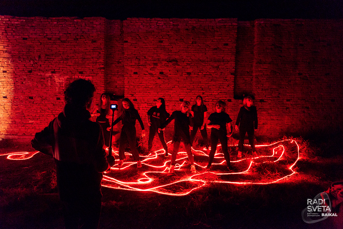 Актер Александр Аладышев вернулся с острова Ольхон с новыми театральными идеями для города. Рассказываем о вдохновивших владимирца практиках и рассуждаем о новаторстве местного драмтеатра