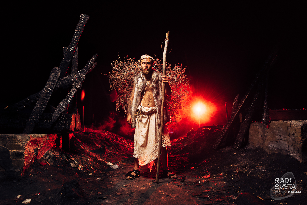 Актер Александр Аладышев вернулся с острова Ольхон с новыми театральными идеями для города. Рассказываем о вдохновивших владимирца практиках и рассуждаем о новаторстве местного драмтеатра